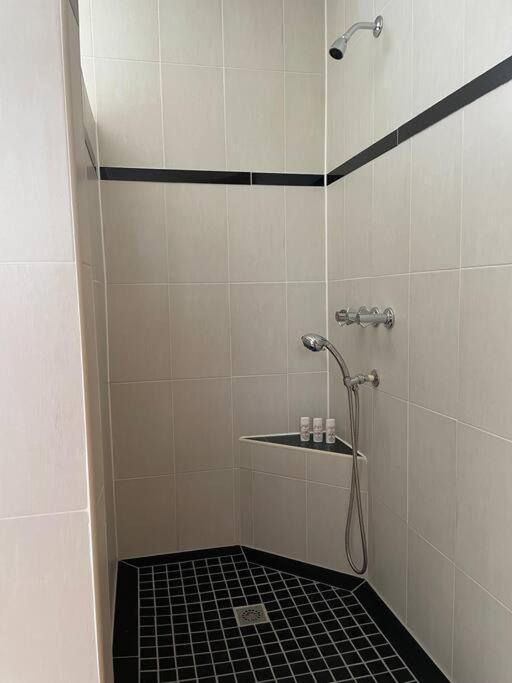 Spring Garden Mobay Resort Luxurious Apartments مونتيغو باي المظهر الخارجي الصورة