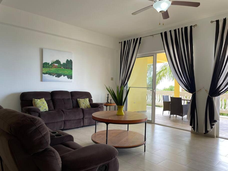 Spring Garden Mobay Resort Luxurious Apartments مونتيغو باي المظهر الخارجي الصورة