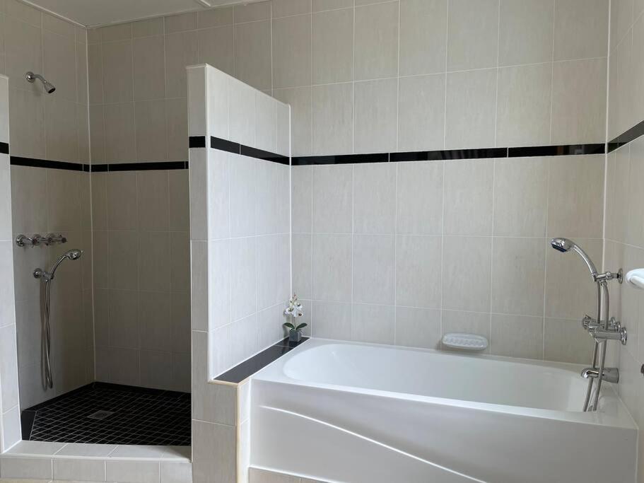 Spring Garden Mobay Resort Luxurious Apartments مونتيغو باي المظهر الخارجي الصورة