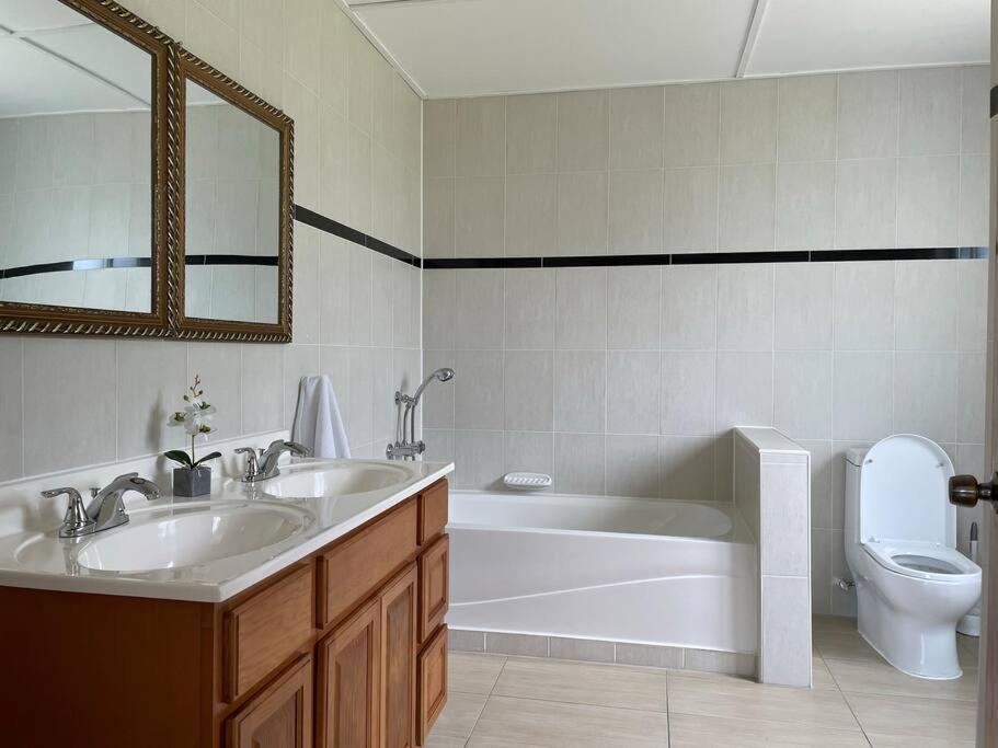 Spring Garden Mobay Resort Luxurious Apartments مونتيغو باي المظهر الخارجي الصورة