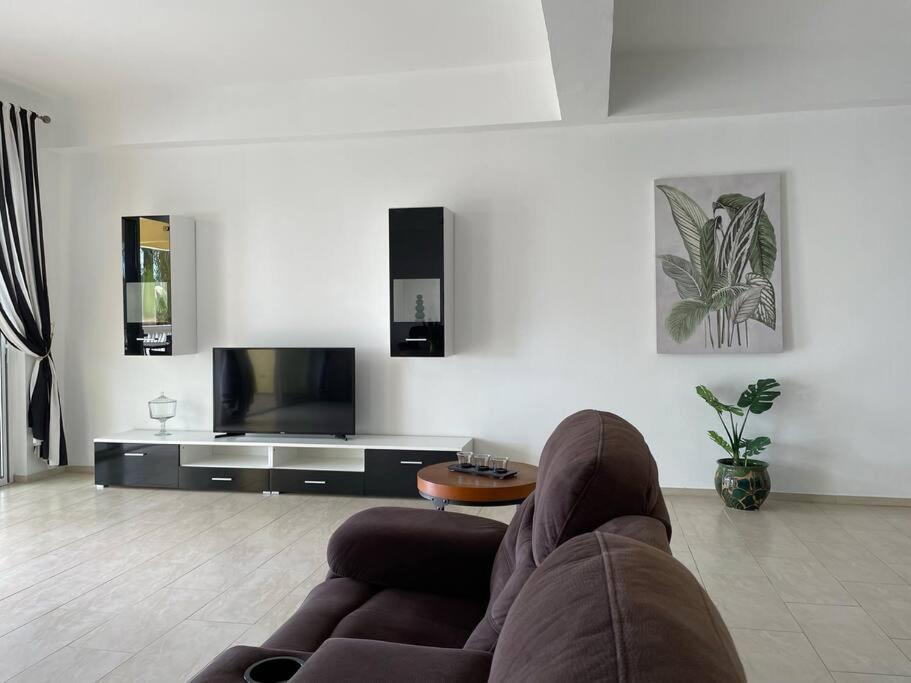 Spring Garden Mobay Resort Luxurious Apartments مونتيغو باي المظهر الخارجي الصورة