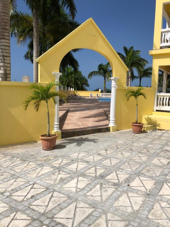 Spring Garden Mobay Resort Luxurious Apartments مونتيغو باي المظهر الخارجي الصورة